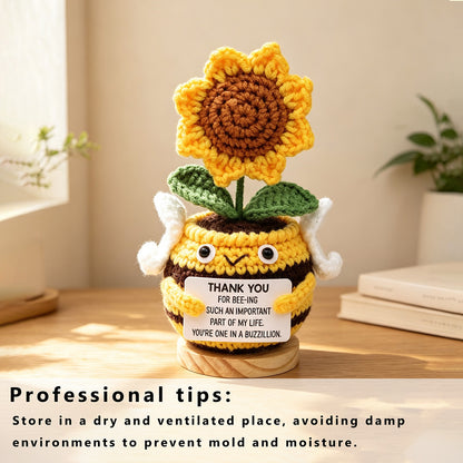 Handmade Crochet Bee Shaped Sunflower Pot Ornament Soft Yarn Everlasting Crochet Bloom With Thankful Message Card Indoor Home Tabletop Decorative