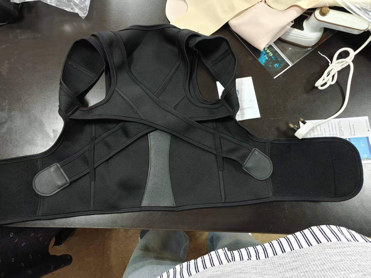 Smart Home Gadget - Back Correction Gadget Opens Shoulders, Stretches