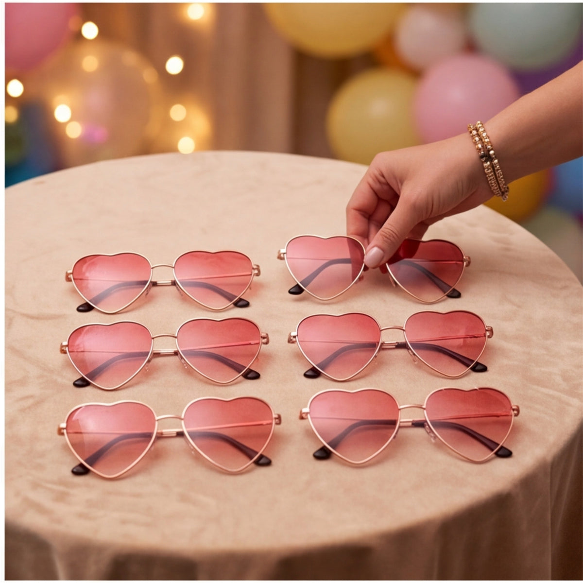 Pet Supplies - 6-Piece Set Of Heart-Shaped Party Decorations, Festive