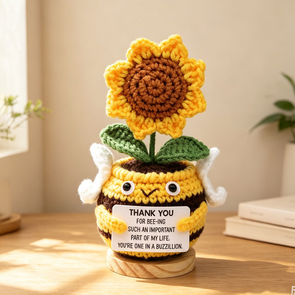Handmade Crochet Bee Shaped Sunflower Pot Ornament Soft Yarn Everlasting Crochet Bloom With Thankful Message Card Indoor Home Tabletop Decorative