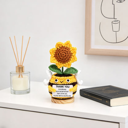Handmade Crochet Bee Shaped Sunflower Pot Ornament Soft Yarn Everlasting Crochet Bloom With Thankful Message Card Indoor Home Tabletop Decorative